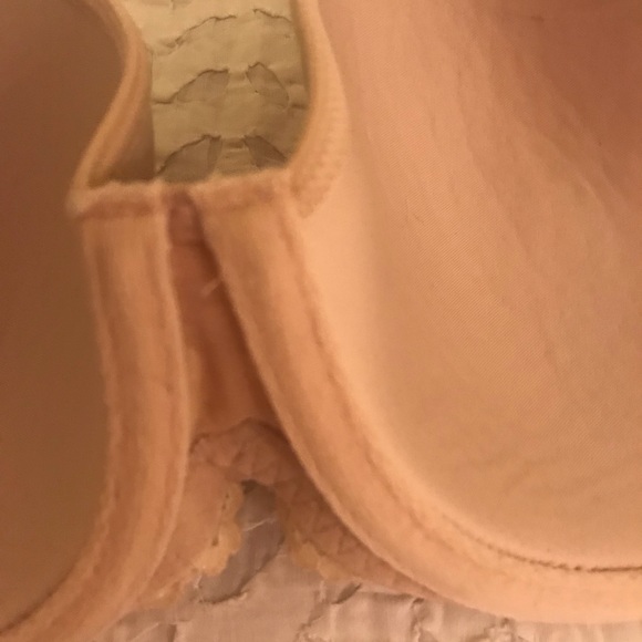 !!SOLD!!!!!!🌸Wacoal🌸 Bundle of 2 Wacoal Bras 🌸 - Picture 5 of 8